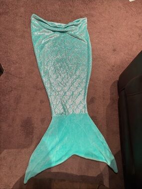 Justice Girls Teal Mermaid Tail Blanket